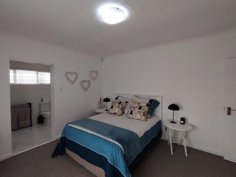 5 Bedroom Property for Sale in Fraaiuitsig Western Cape